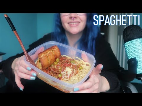 ASMR Eating Spaghetti Bolognese & Garlic Bread 🍝