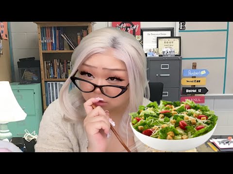 ASMR in class while teacher eats a salad (realistic) 🥗👩🏼‍🏫📚