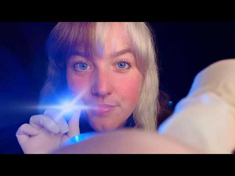 ASMR | There is something in your eye 👁️✨ [Lights, Gloves & Personal Attention]