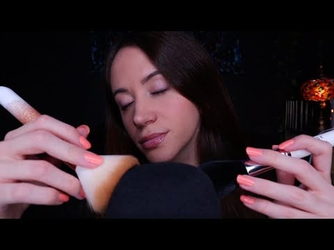 ASMR / Mic Brushing With Occasional Brush Tapping (no talking)