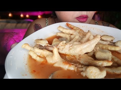 ASMR Comiendo patitas de pollo 🐓 en caldo 