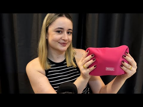 ASMR: MOSTRANDO O QUE TEM NA MINHA NECESSAIRE DE MAQUIAGEM