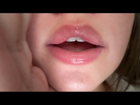 asmr ~ whisper ramble w/ stutters & mouth sounds 🩷