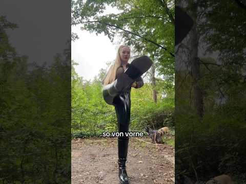 Ich muss dir einfach jetzt mal meine Schuhesohle aus verschiedenen Perspektiven zeigen. 😏