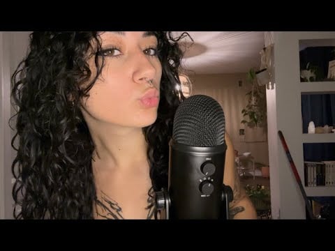 ASMR | 100% sensitivity mouth sounds and hand movements (+ kisses 😚)