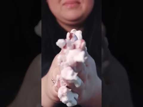 ASMR shavecream hand sounds 🙌🏻 #josefinasmr #asmr #relax #tingles #handsounds