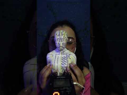 ASMR Tapping no boneco de acupuntura