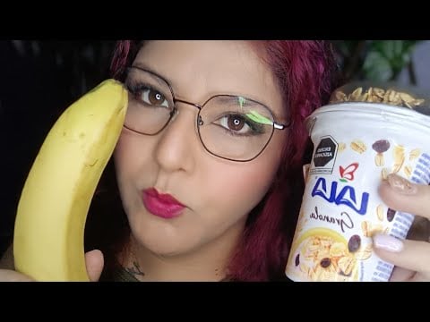 ASMR comiendo yogurth con plátano/ banana 