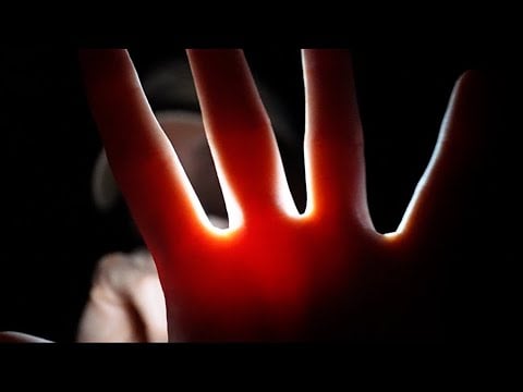 ASMR 🖐🏼 BRIGHT LIGHT TRIGGERS IN THE DARK (Follow my Instructions)