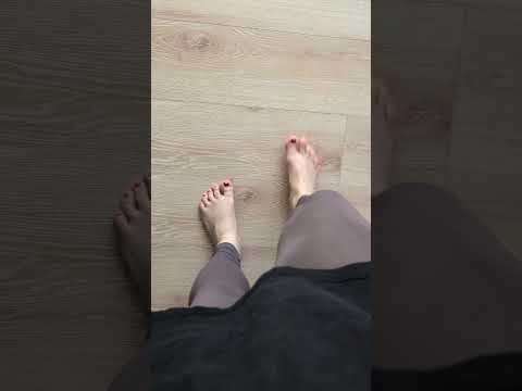 #asmr #feetsounds #youtube #youtubeasmr #youtubeshorts #youtubeshort #vinted seguimi sul mio vinted