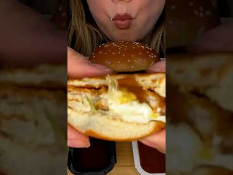 McDonald’s Chicken Sandwich #shorts #asmr #asmrsounds #mcdonalds