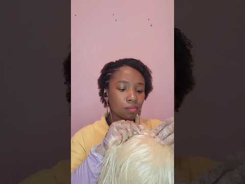 ASMR POV - CAIXA DE SUPERMERCADO TIRA PIOLHO DO SEU CABELO #asmr #shorts #asmrvideo