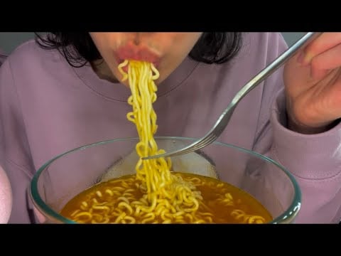 ASMR ramen 🍜 *EXTREME TINGLES ✨ + MOUTH SOUNDS 👄* no talking 🤫 