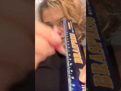 ASMR trigger aleatório 📏  (scrating na régua)