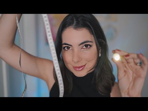 ASMR EXAMINANDO SEUS DETALHES - Sweet Carol