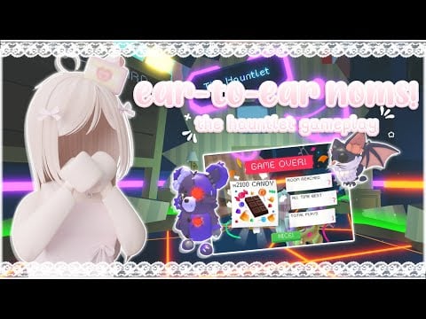 ꒰ roblox asmr 🌸꒱ nom nom nomming on your ears! ♡ playing the new adopt me halloween minigame!!