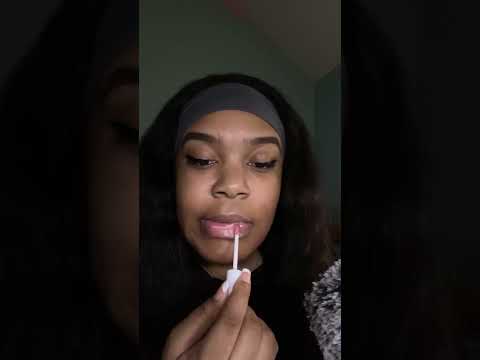 lip gloss application 🫦#asmr #shortscreator #lipgloss #shorts