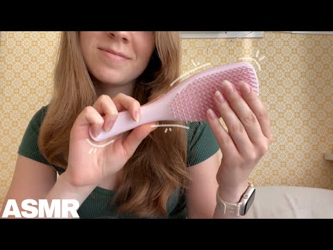 ASMR 1 min Hairbrush Triggers | Brushing, Tapping etc.