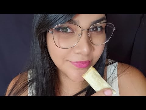 ASMR comiendo mini rollitos primavera
