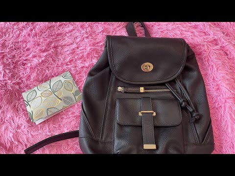 ASMR fast tapping & scratching on a bag from LorriLatte