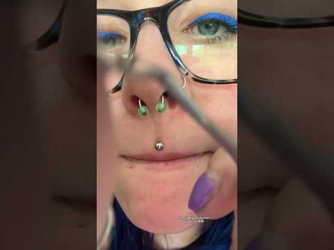ASMR silently getting a lash out your eye 😰😰 #asmr #shorts