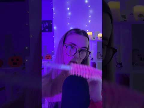 ASMR 30 seconds of spoolie sounds 🩷 #asmrmouthsounds #asmrtriggers