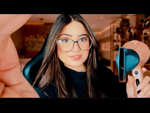 ASMR:CABELEIREIRA CORTA E MODELA SEU CABELO ✂️💇🏻‍♀️