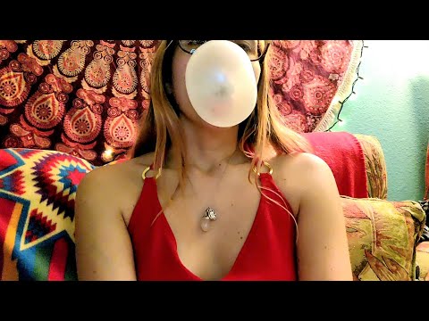 ASMR - UP CLOSE GUM CHEWING, BUBBLE GUM BLOWING, MOUTH SOUNDS, WHISPERING 🍬