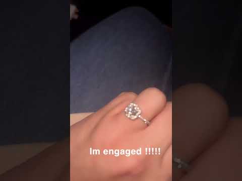 I’m a fiancé yall ! 💍