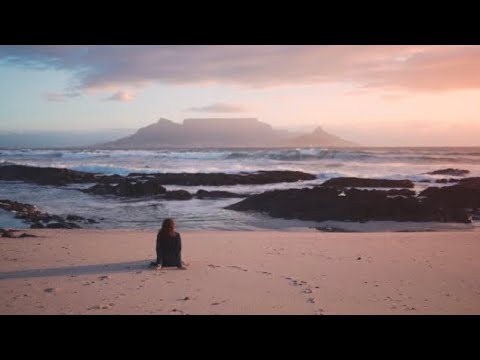 [ASMR] random talk at the beach 🌊// whispering, wave sounds…(german/deutsch)// IsabellASMR💗