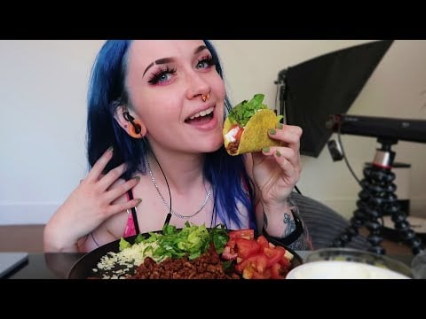 ASMR Eating MESSY Hard Shell TACOS MUKBANG (With Sour Cream & Guacamole) CRUNCHY EATING SOUNDS 🌮