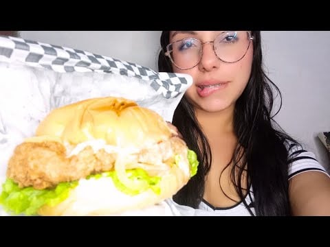 Susurros Sabrosos | ASMR ESPAÑOL Comiendo Una Deliciosa Hamburguesa 🤤🍔
