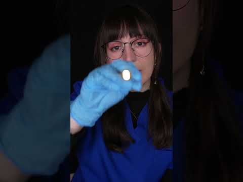 ⭐ASMR Te Duelen los OJOS?👀 [Sub] Examen de la Vista, Sigue la LUZ