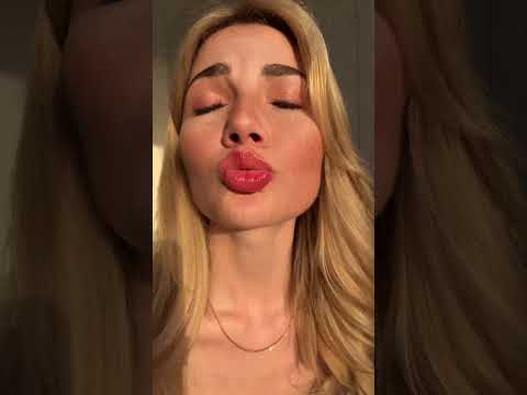 lots of kisses 😘 #asmr #kisses