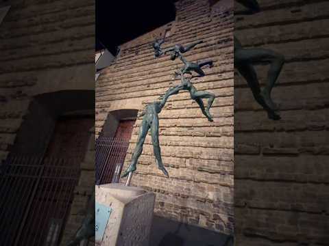 Bronze sculpture #asmr #streetsounds #florence #italy