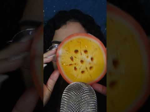 ASMR- Sons de esponja  com sabão