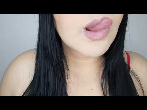 ASMR En Español.- Mordiendo mi labios y lamiendo.😋