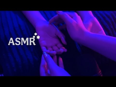 ASMR-OLDER SISTER SCRATCHES YOUR HAND ✋️ 💤✨️ brushing and hand sounds, sleep aid 😴 