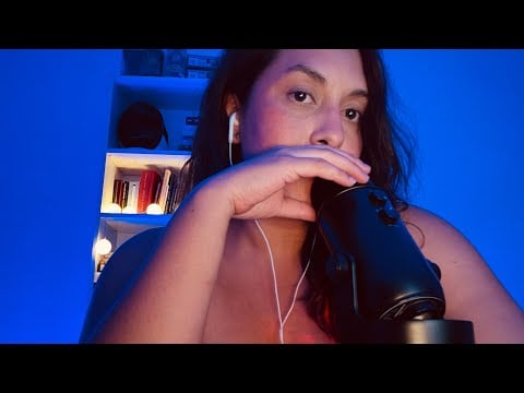 ASMR ✨ BESITOS Y MIMOS A OSCURAS PARA DORMIR 😴 ♥️ los amoooo !! ✨