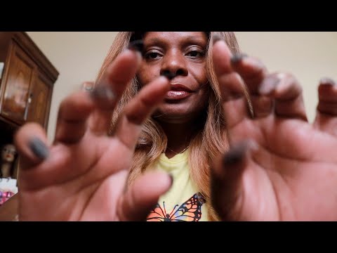 CAMERA NAIL TAPPING ASMR CHEWING GUM