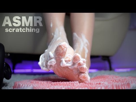 【4K/ASMR】足裏でブラシをくしゅくしゅモコモコ泡スクラッチ🐾🫧【睡眠導入/No Talking/Sleep/relaxation/Scratching/foot care/3dio】