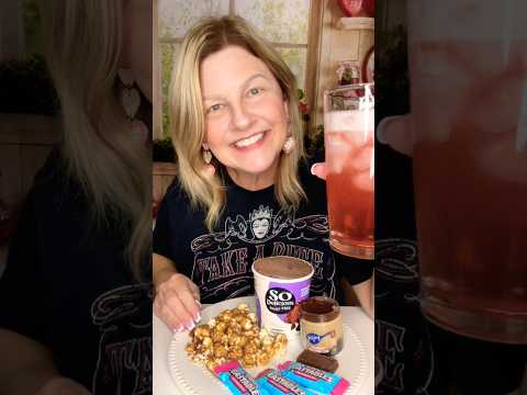 Let’s get ready for movie night ! #asmr #snackplate #chocolate IB: @allieavlogs 😍💕🎉￼￼