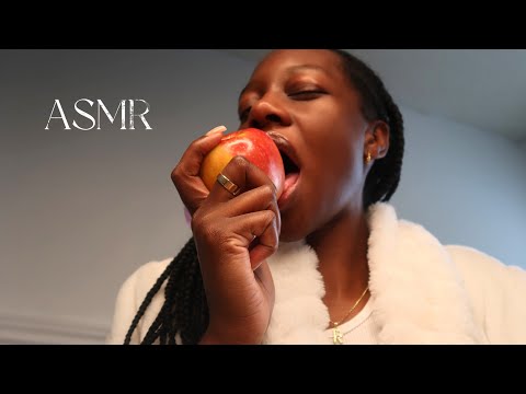 ASMR | Eating Sounds * Crunchy/Juicy Red Apple🍎