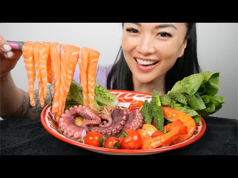 SPICY SALMON, OCTOPUS AND SHRIMP SALAD WITH FRESH VEGGIES (ASMR EATING SOUNDS) SAS