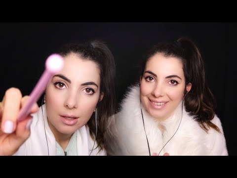 ASMR TWIN DOCTORS: TE EXAMINANDO E CUIDANDO DE VOCÊ - SWEET CAROL