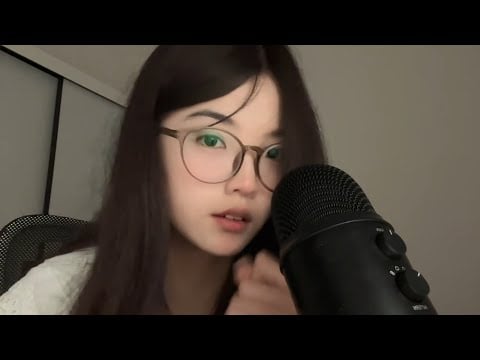 ASMR Kisses and Mouth Sounds 😘