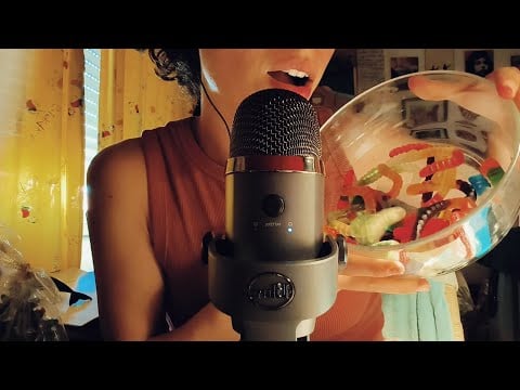 ASMR in Portuguese – Eating Gummies and Whispering (Wet Chewing Sounds)