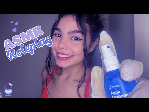 ASMR | MÉDICA CUIDANDO DO SEU FERIMENTO 🤕💜