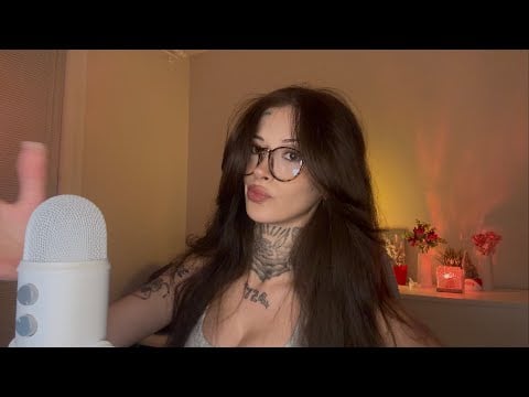 Akasi ASMR kanalı canlı yayında