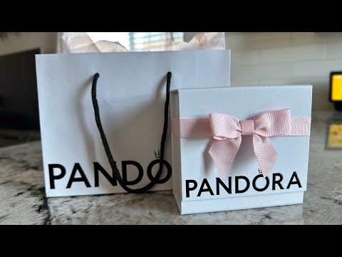 Unboxing my Pandora Charm bracelet 💗